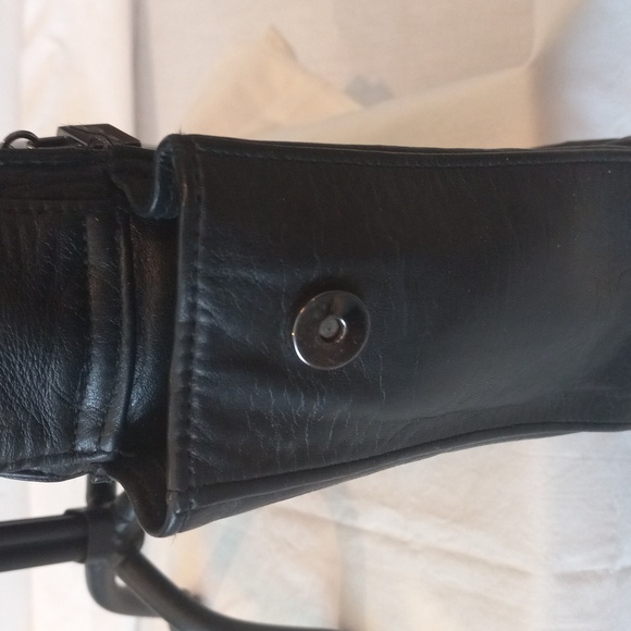 Satchel - Picture 5 of 13